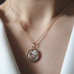 Wall And Rose Necklace