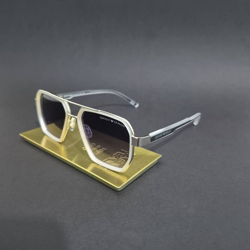 فریم نقره ای با لنز دودی136 (طول دسته) 16 (پل بینی) 55 (عرض لنز )